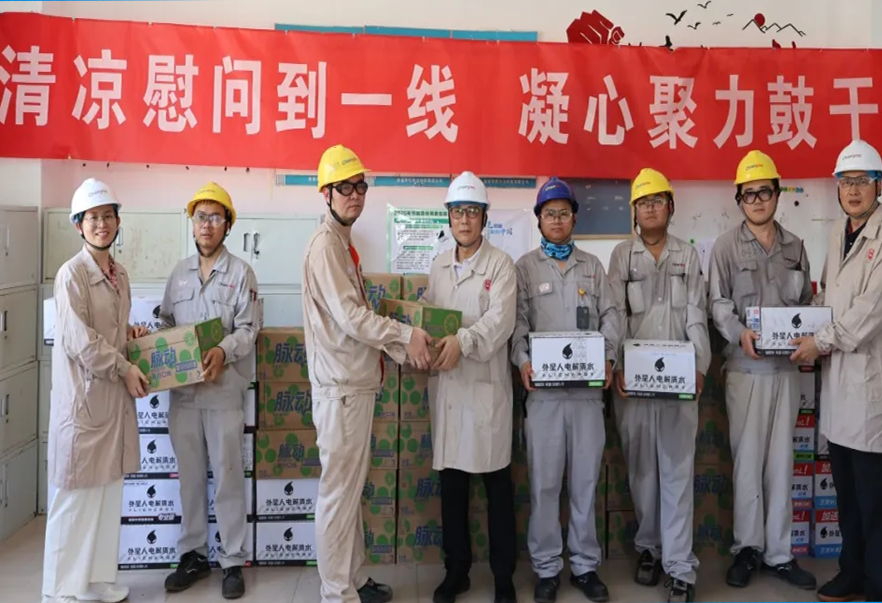 凯时网站厂董事长衣学福一行慰问南通常佑一线员工